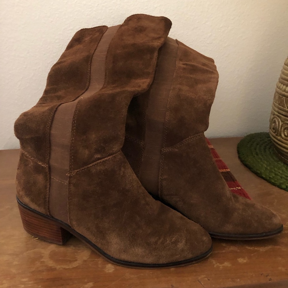 Steve Madden/Giselle  chestnut Suede boots